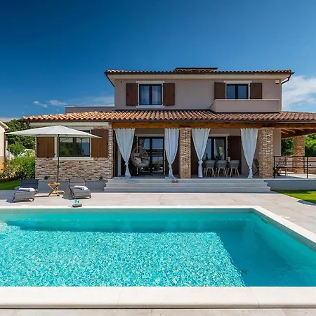 Delfar 펜션 Galižana