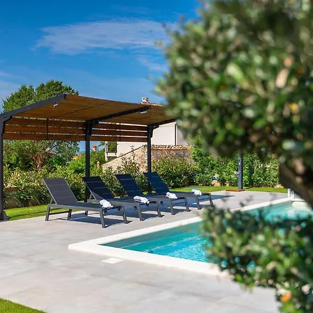 Delfar Tatil Evi *