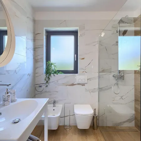 펜션 Delfar Galižana