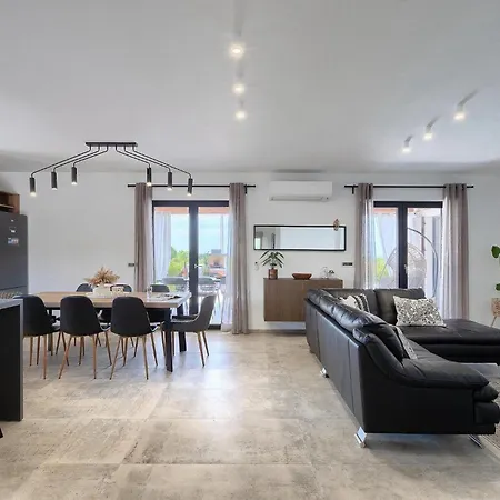 Delfar 펜션 Galižana