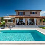 Delfar Hébergement de vacances Galižana
