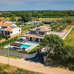 Hébergement de vacances Delfar Galižana